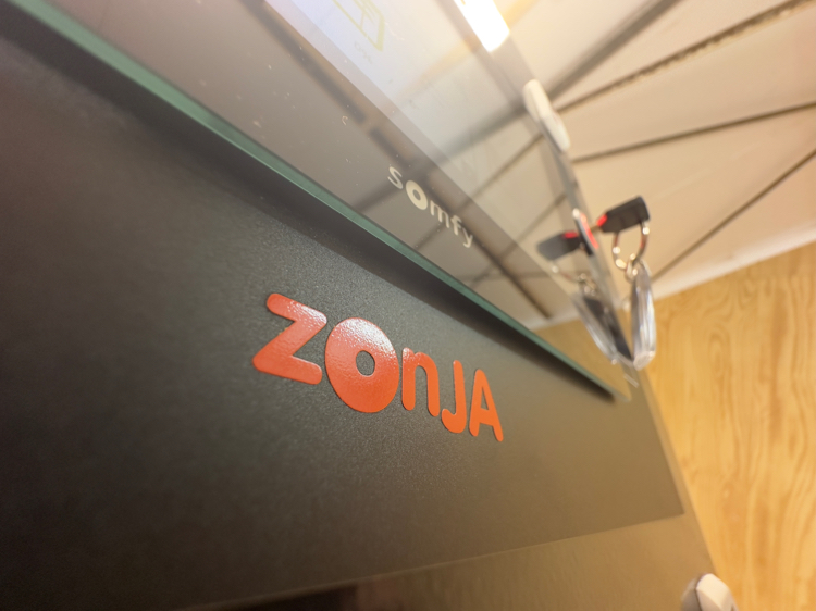 ZonJA van Driekleur Besturingen